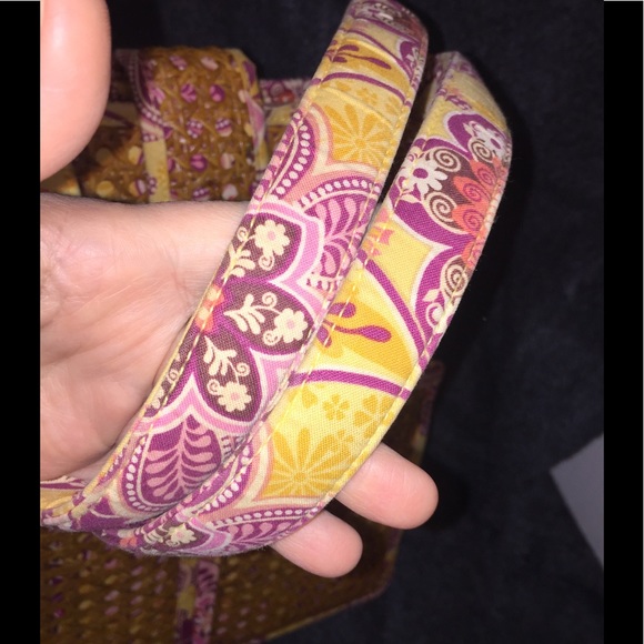 Vera Bradley’s Wicker Shielded Floral Tote - Picture 6 of 7